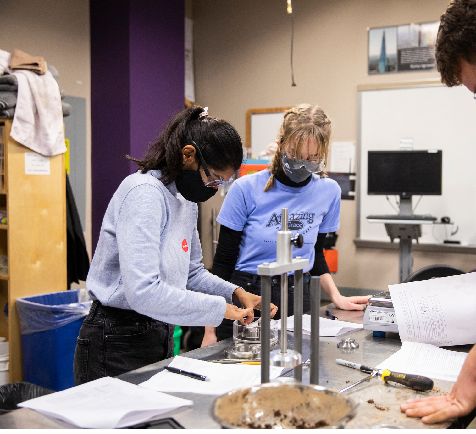 Students work together in a lab setting