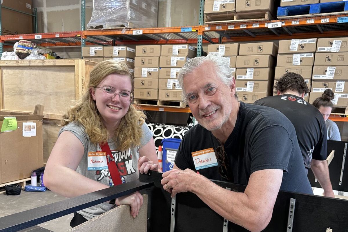 Two Tommies volunteer at Bridging